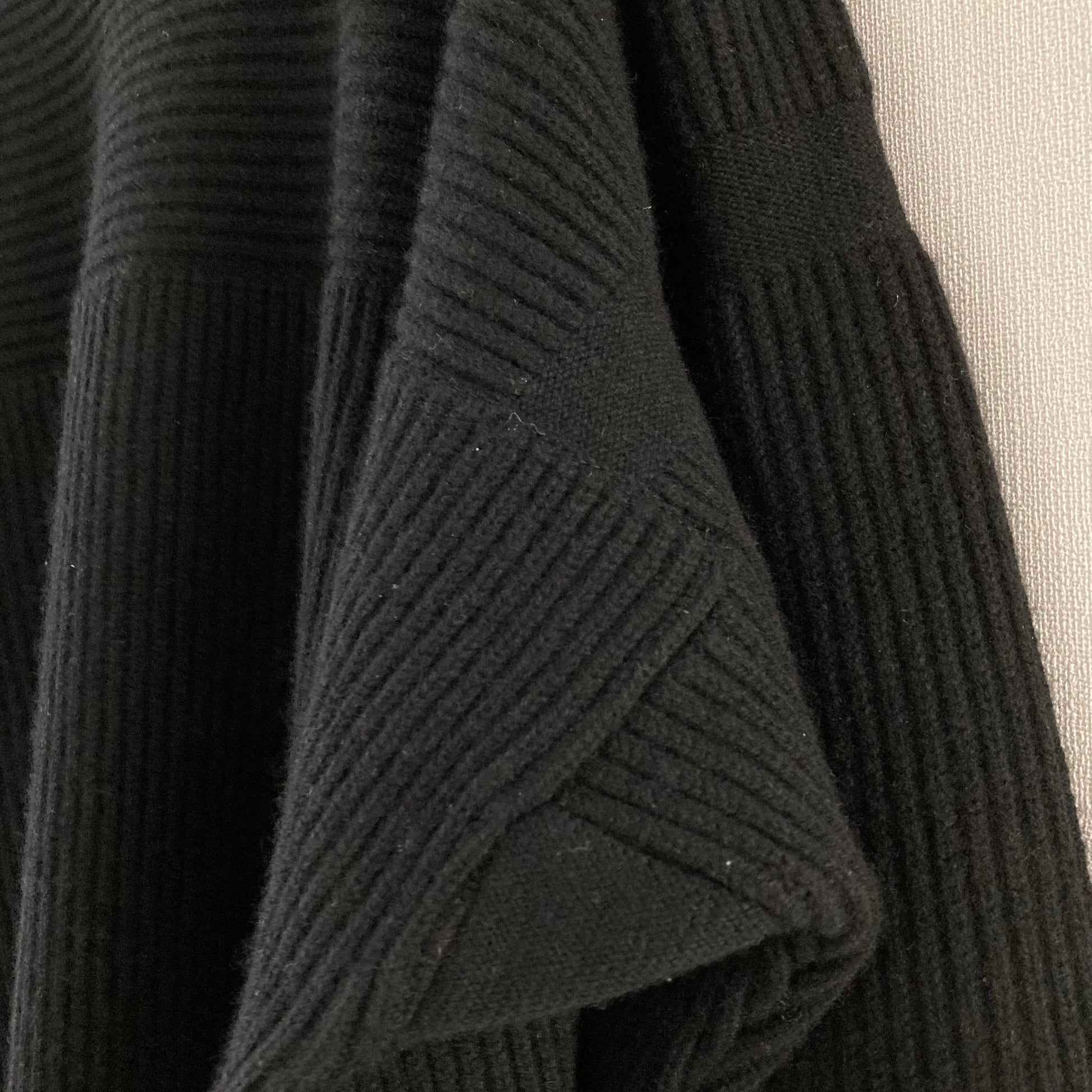 cleaveland <br> "The new world" <br> H/pullover long sleeve Black