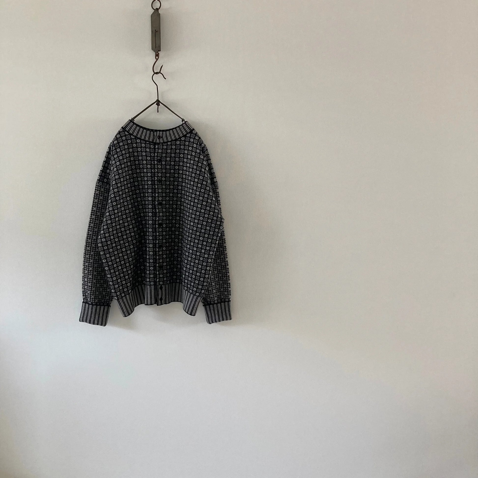 cleaveland <br> “Small town” <br> Re/cardigan Black mw