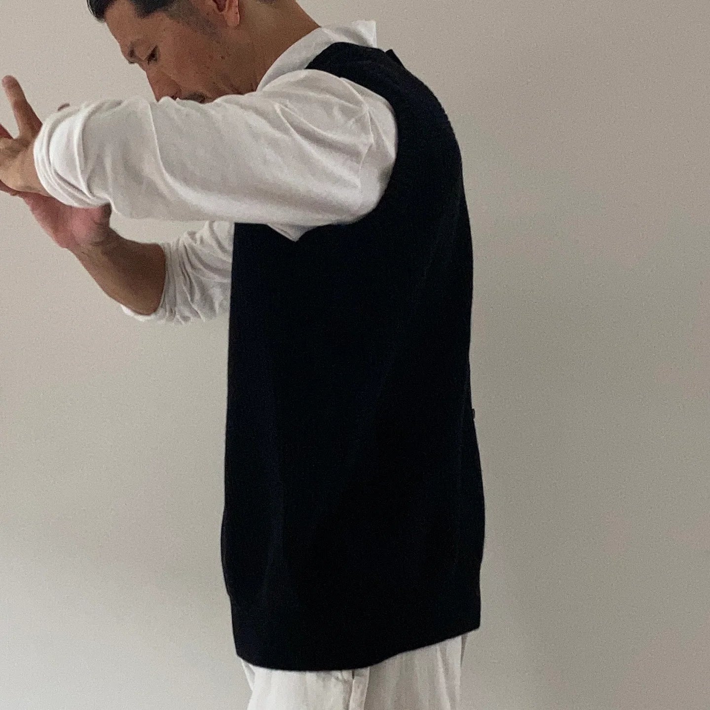 cleaveland <br> "The new world" <br> Re/vest Black