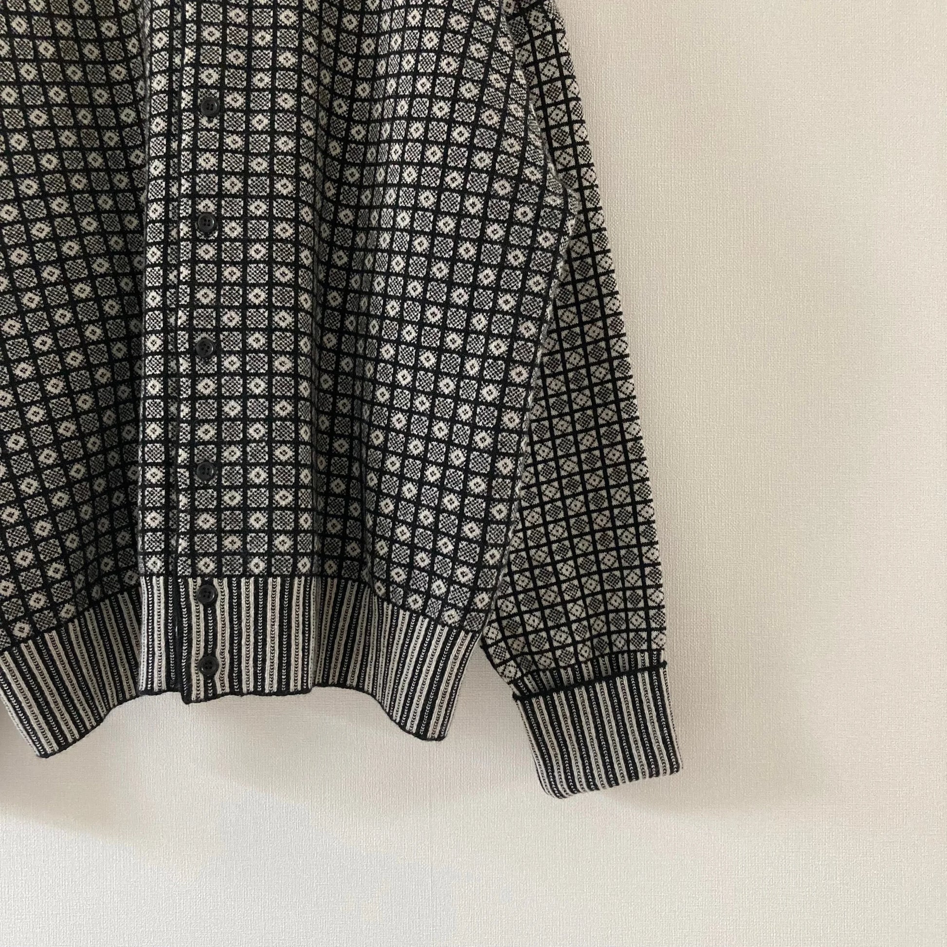 cleaveland <br> “Small town” <br> Re/cardigan Black mw