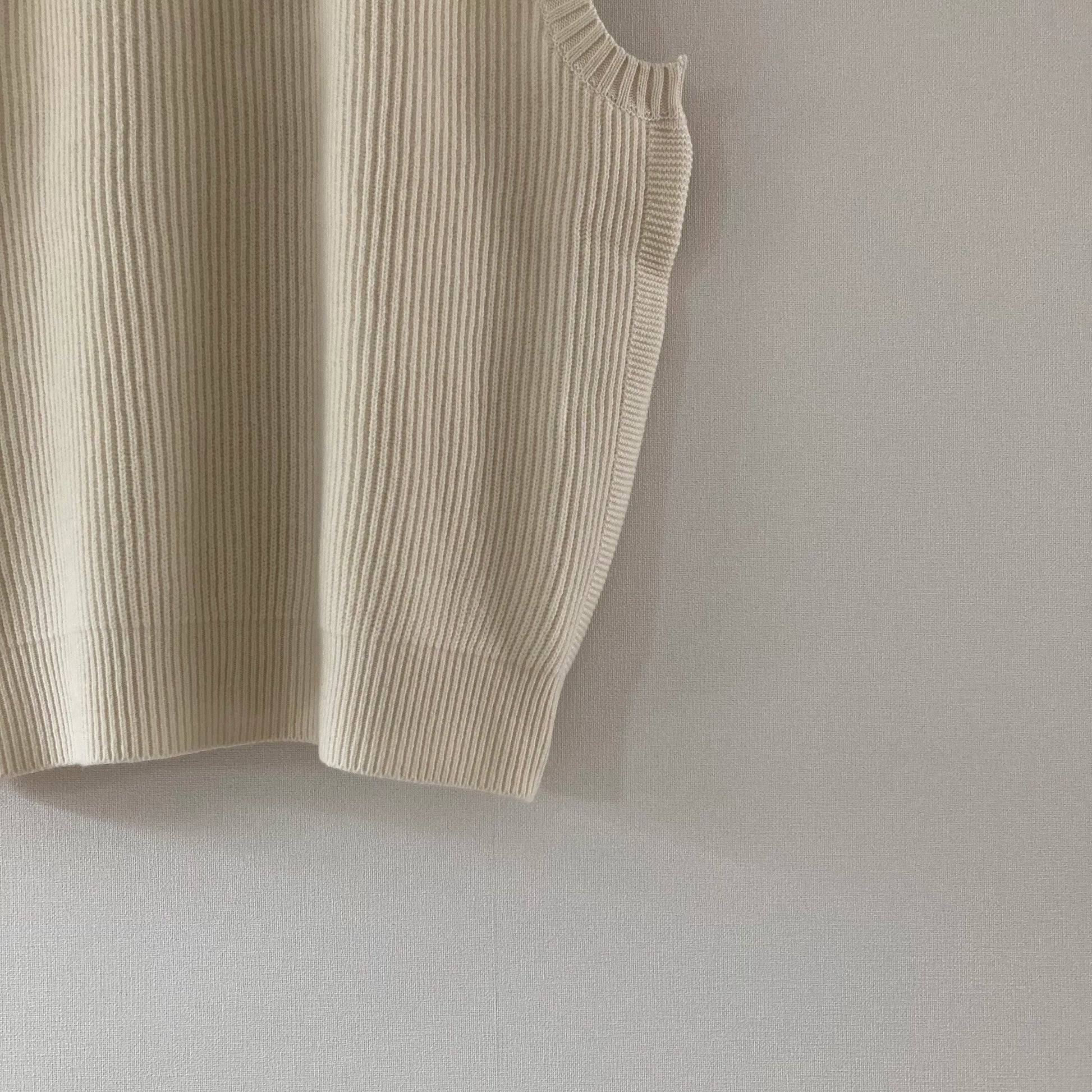 cleaveland <br>  "The new world" <br> Re/vest Off white