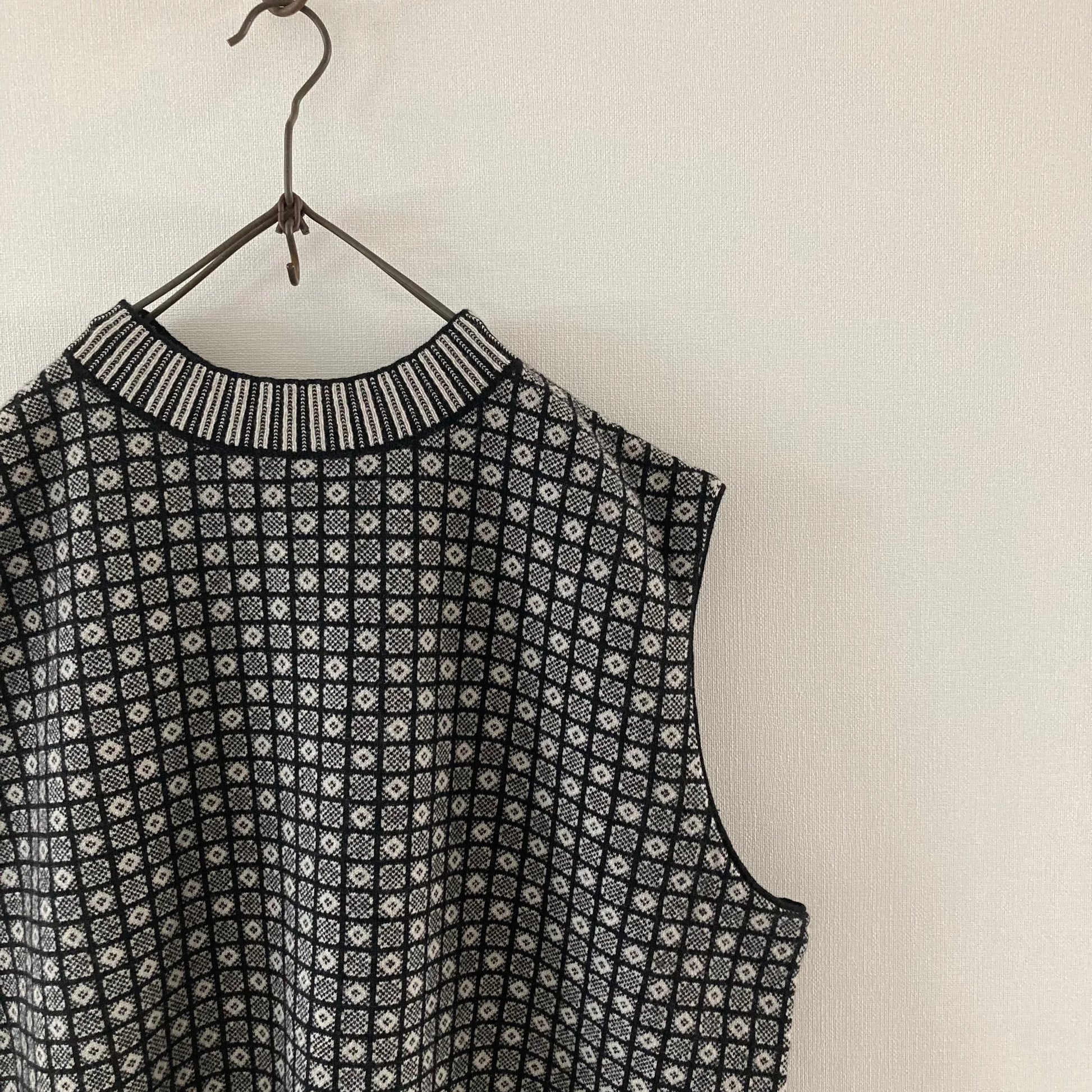 cleaveland <br> “Small town” <br> Re/vest Black mw