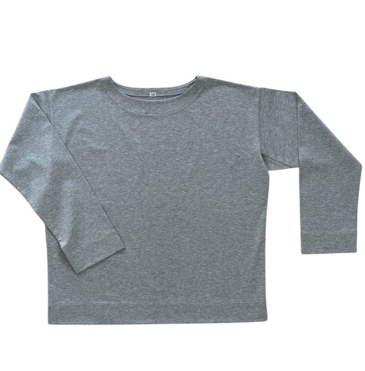 cleaveland   <br>   ”Out of everywhere”   <br> C/pullover Long sleeve Light gray