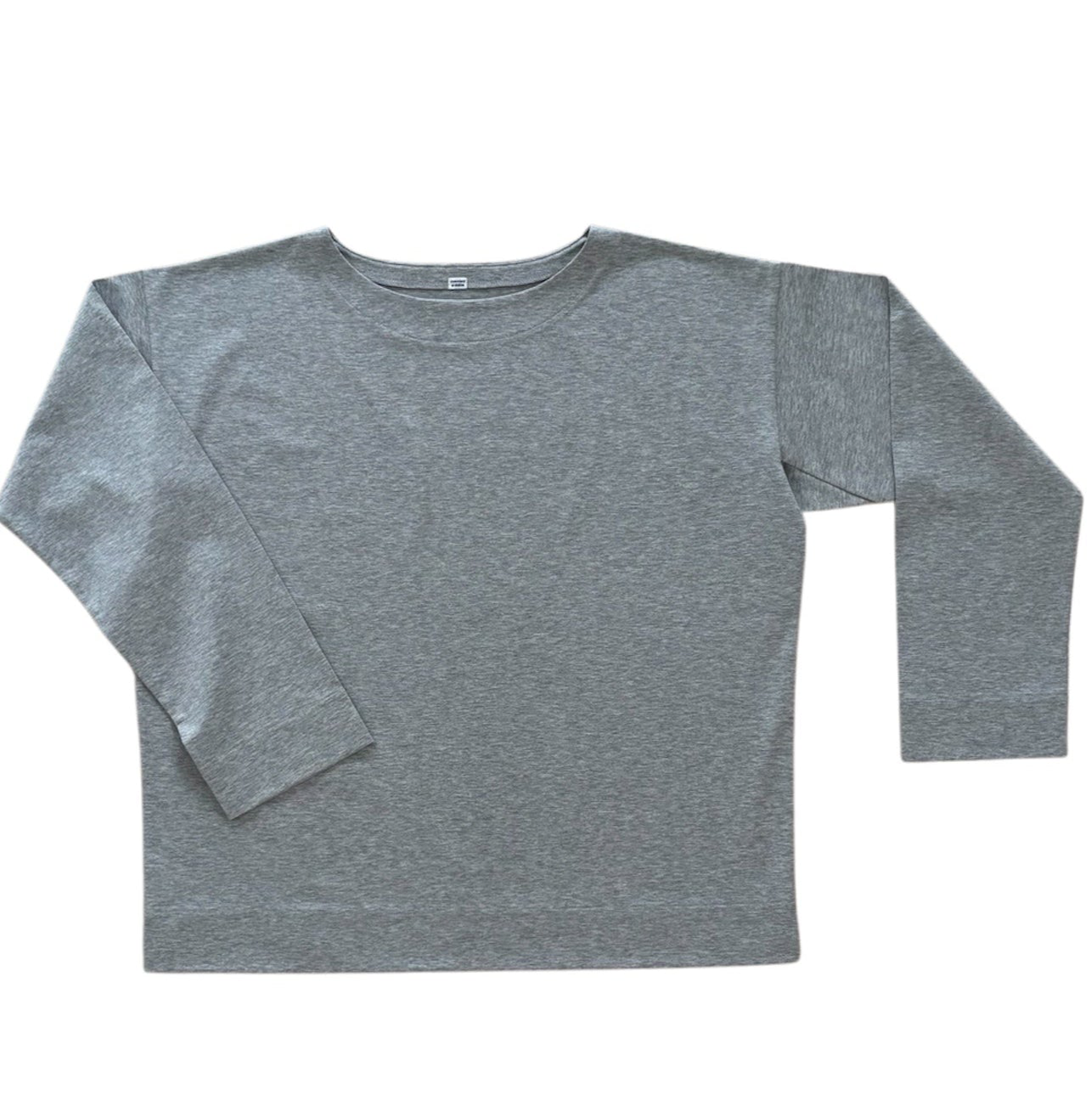 cleaveland   <br>   ”Out of everywhere”   <br> C/pullover Long sleeve Light gray