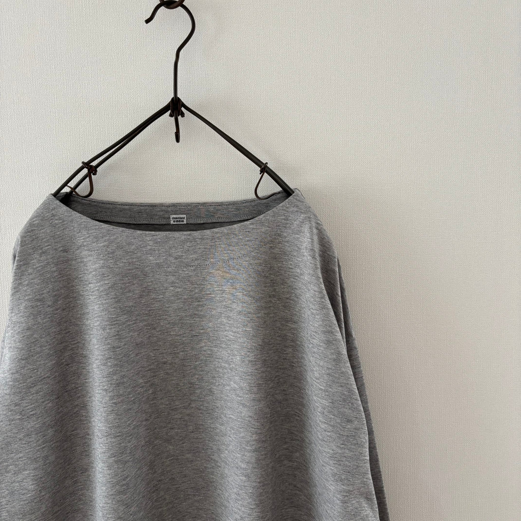 cleaveland   <br>   ”Out of everywhere”   <br> C/pullover Long sleeve Light gray