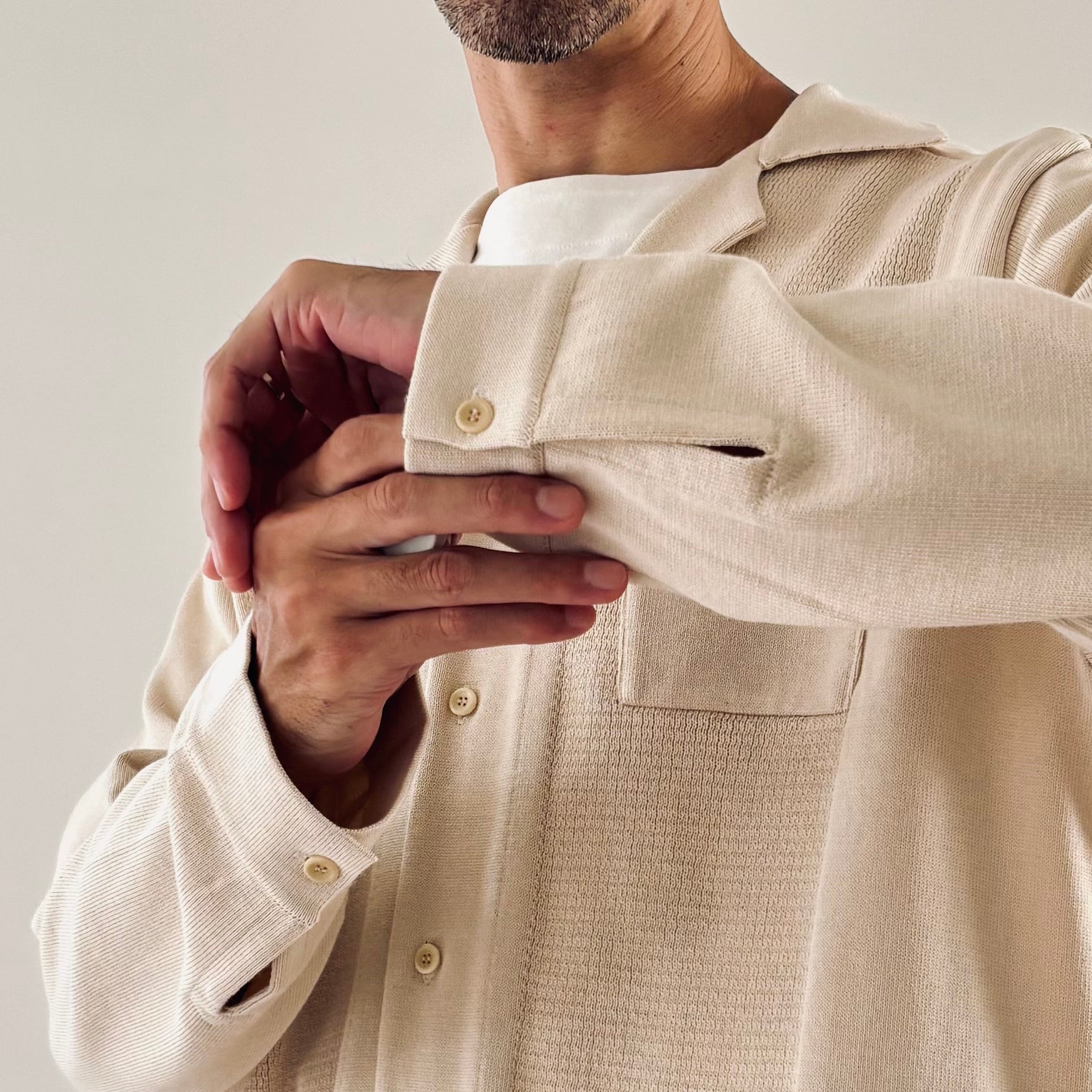 cleaveland <br> "The new world" <br> OC/cardigan long sleeve Raw white