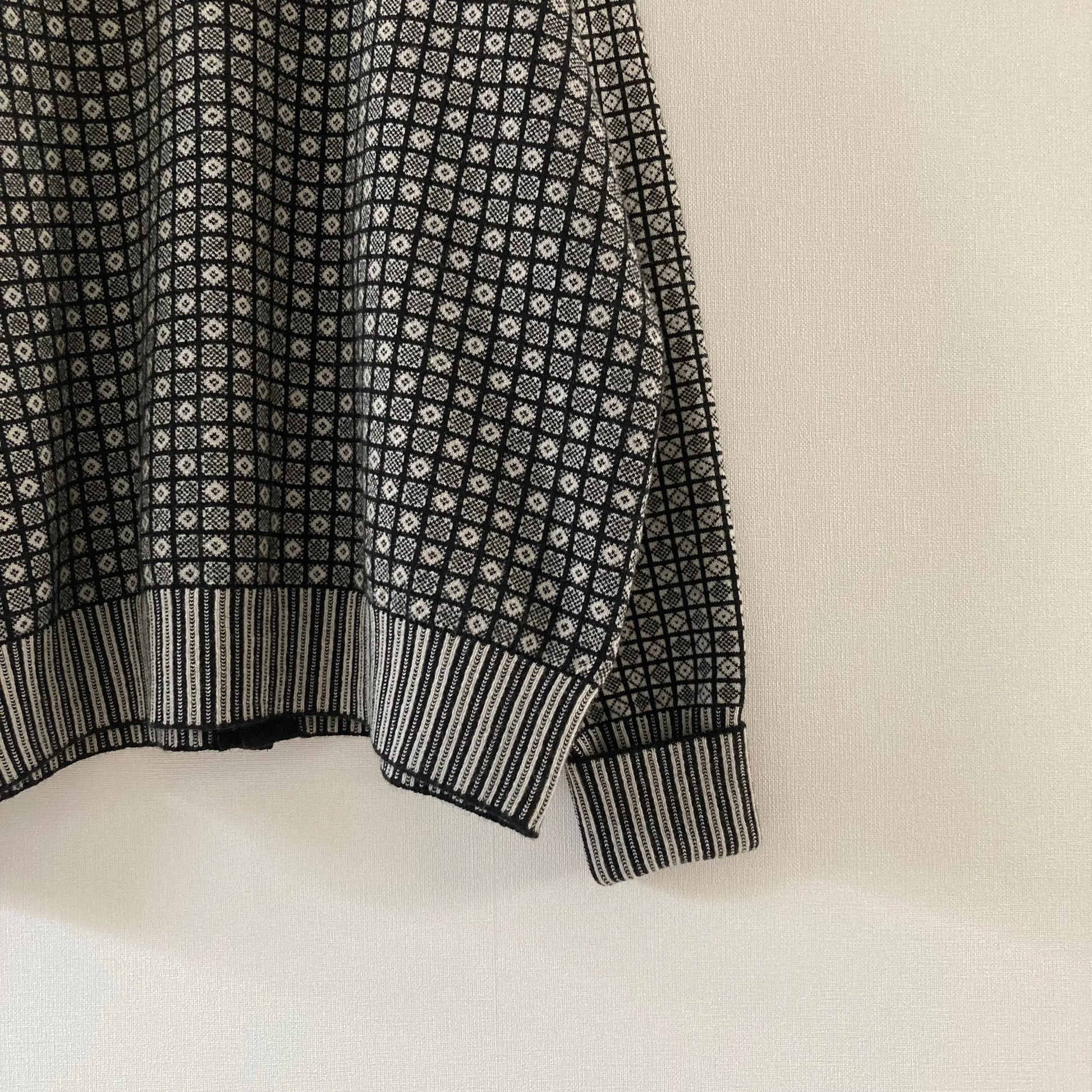 cleaveland <br> “Small town” <br> Re/cardigan Black mw