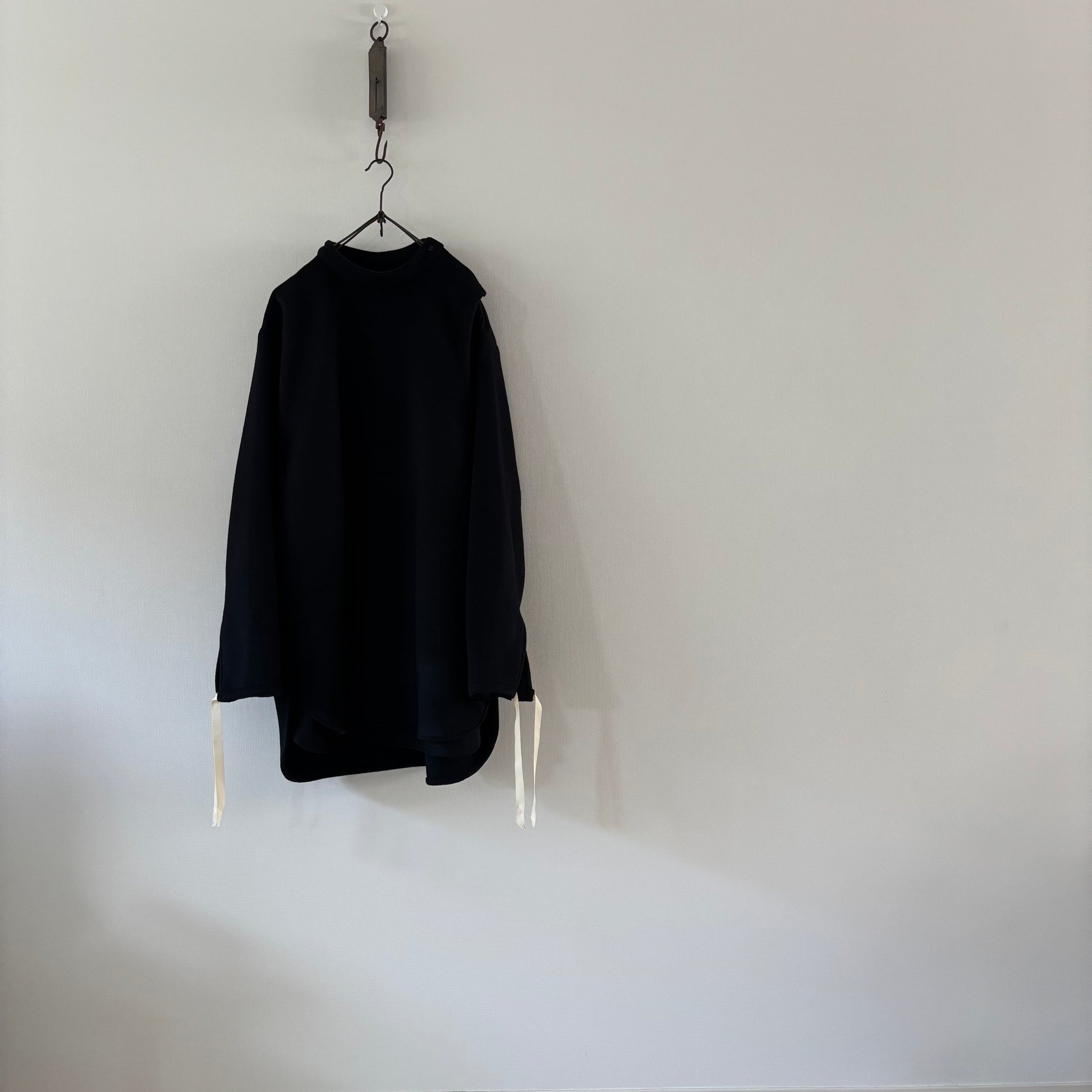 cleaveland×BELLA MOLNAR <br>  : to order <br>  "Distressed to this" r.carpet/c.blend
