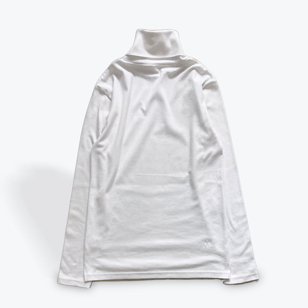 cleaveland <br>     ”Out of everywhere”   <br> L/pullover Long sleeve Off white