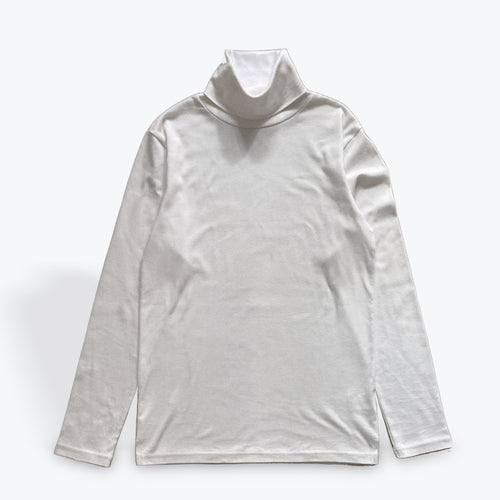 cleaveland <br>     ”Out of everywhere”   <br> L/pullover Long sleeve Off white