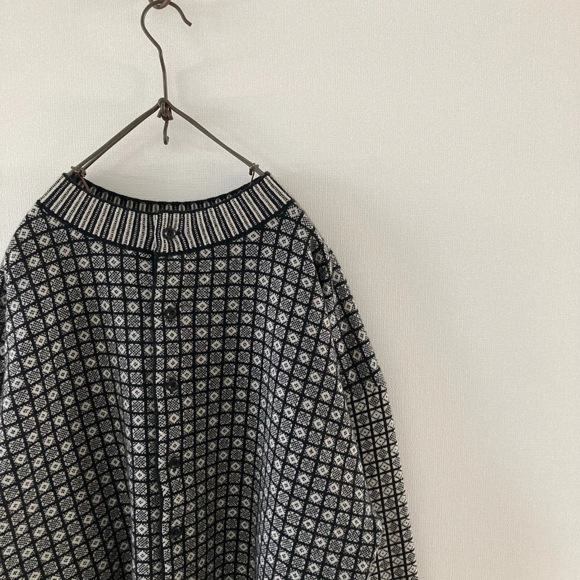 cleaveland <br> “Small town” <br> Re/cardigan Black mw