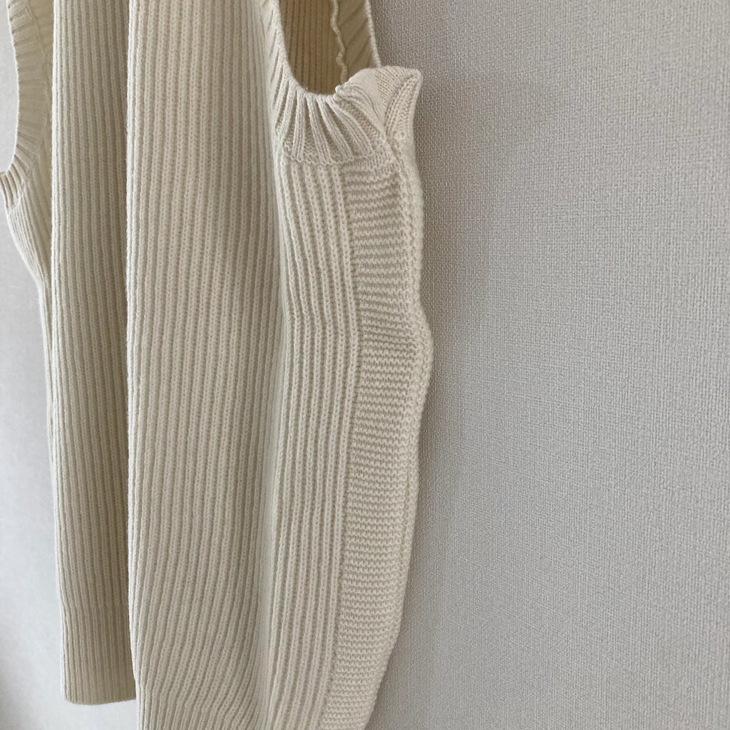 cleaveland <br>  "The new world" <br> Re/vest Off white