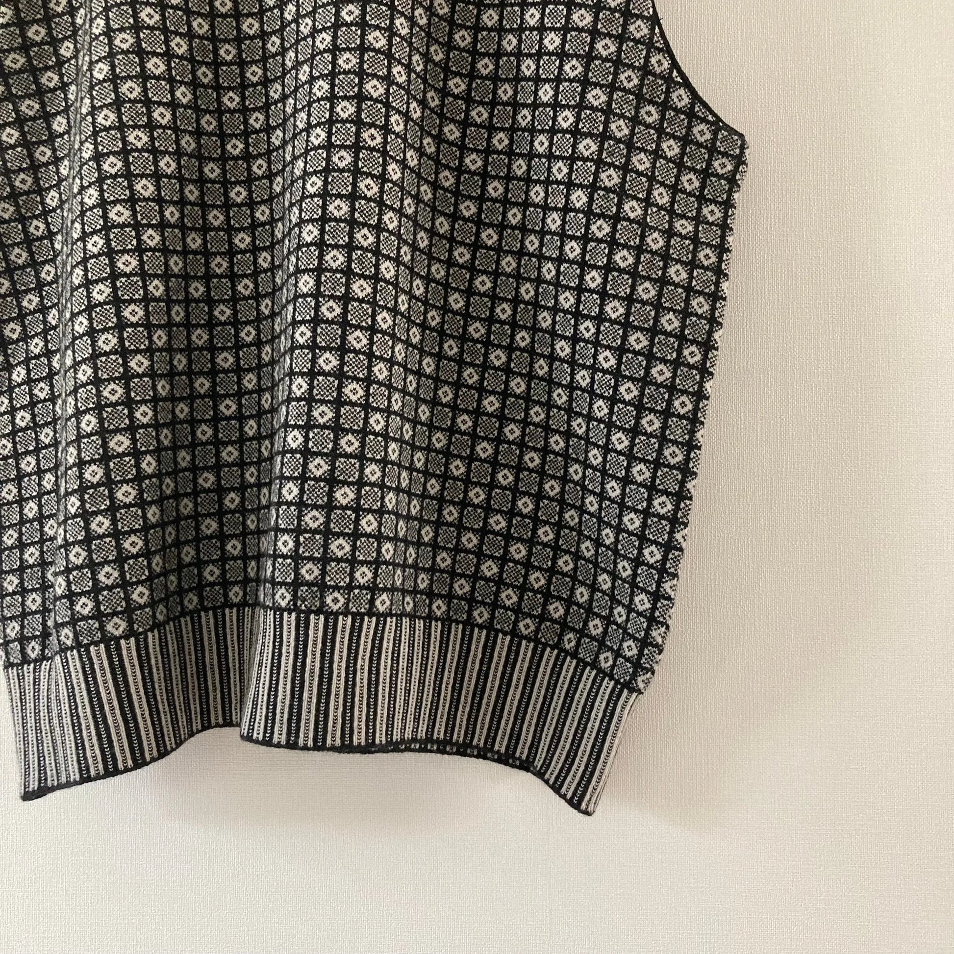 cleaveland <br> “Small town” <br> Re/vest Black mw
