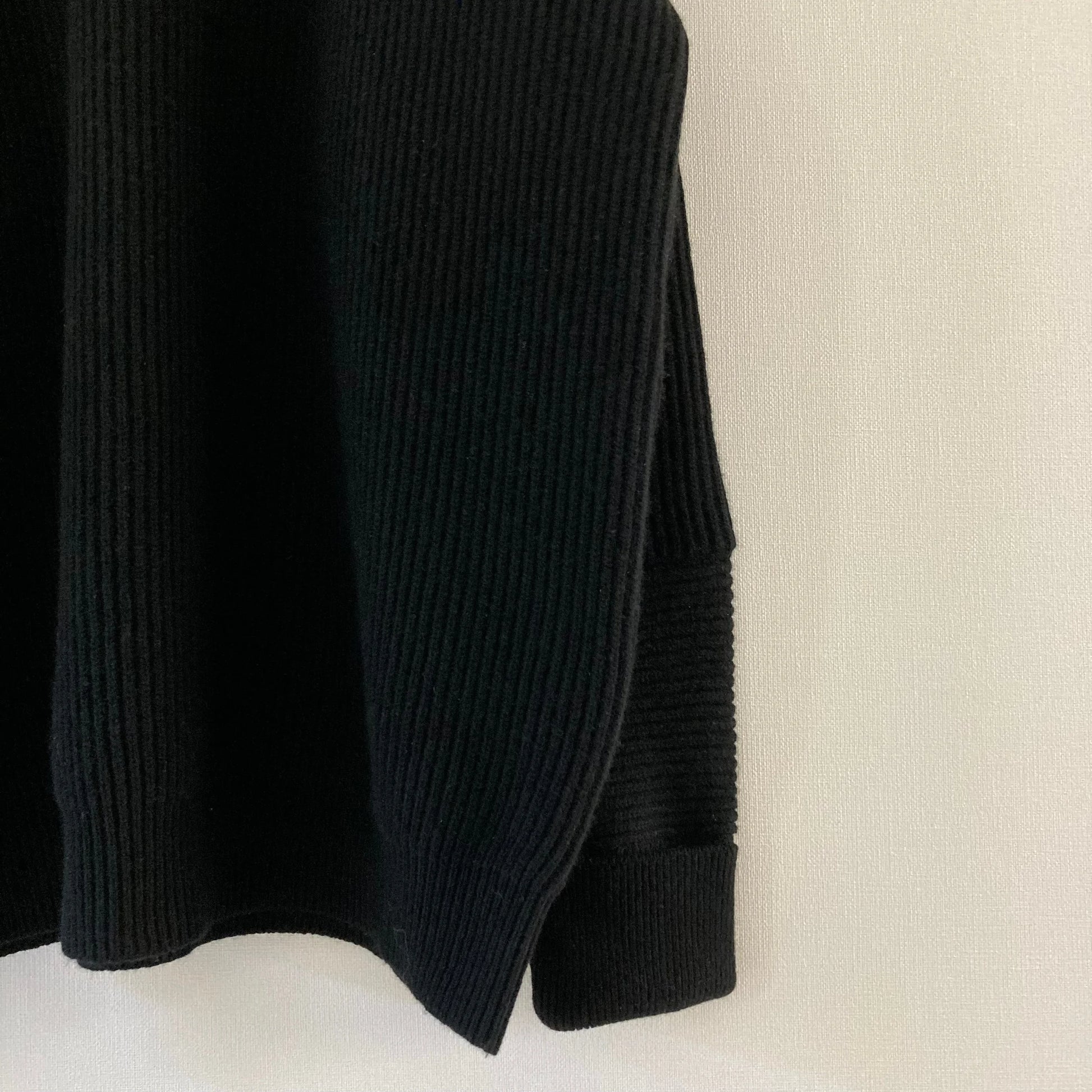 cleaveland <br> "The new world" <br> H/pullover long sleeve Black