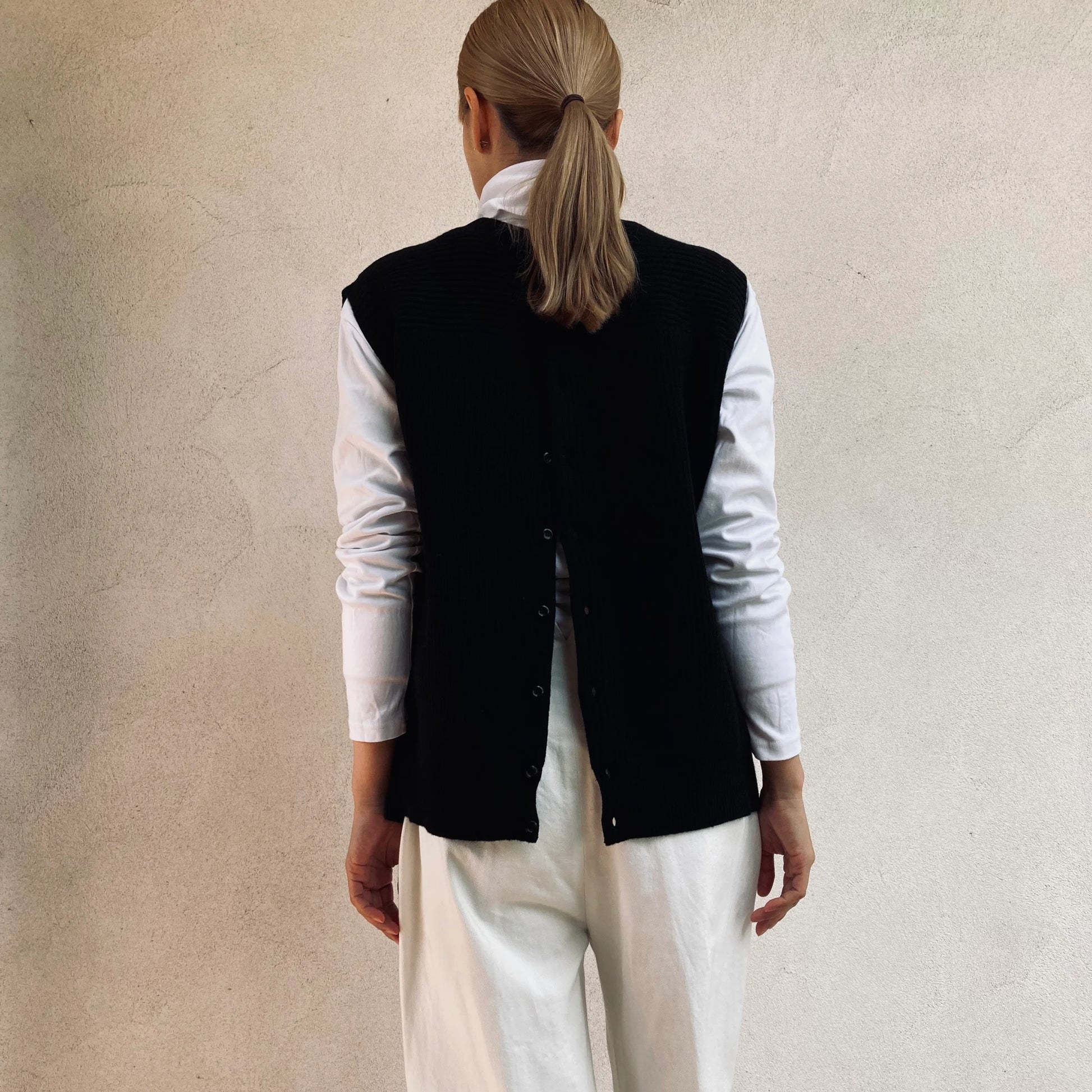 cleaveland <br> "The new world" <br> Re/vest Black