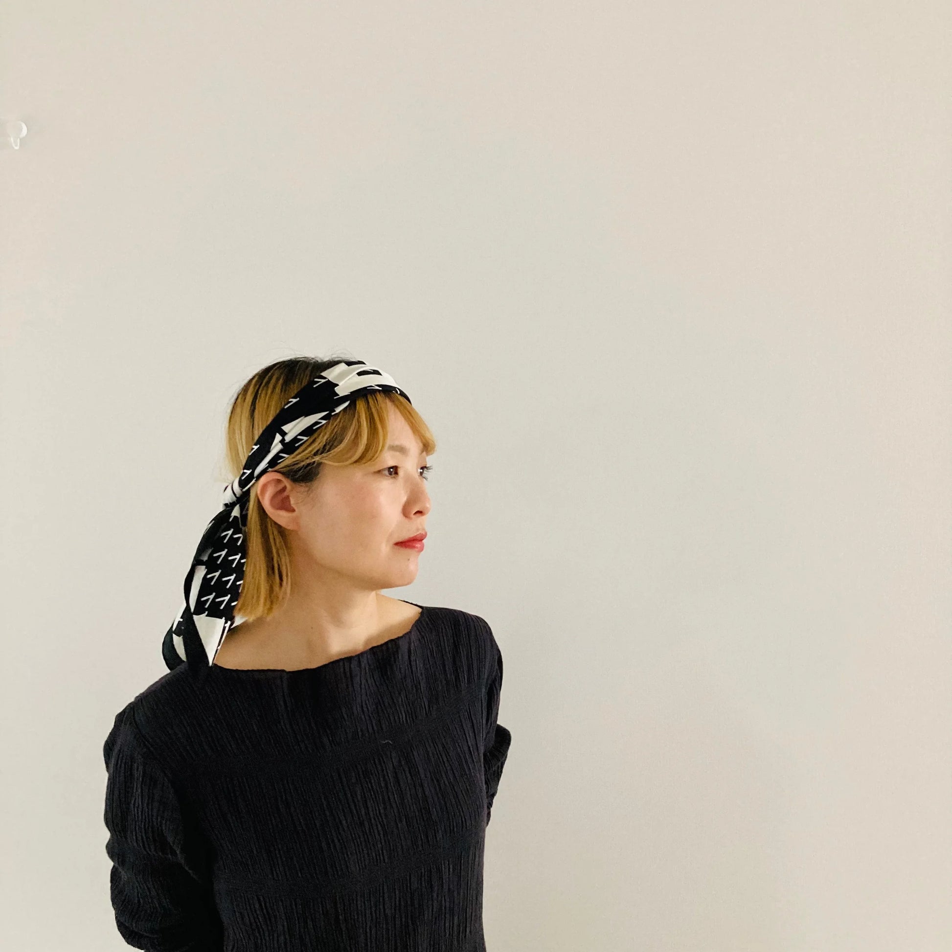 cleaveland×BELLA MOLNAR <br>  “13 roses” scarf