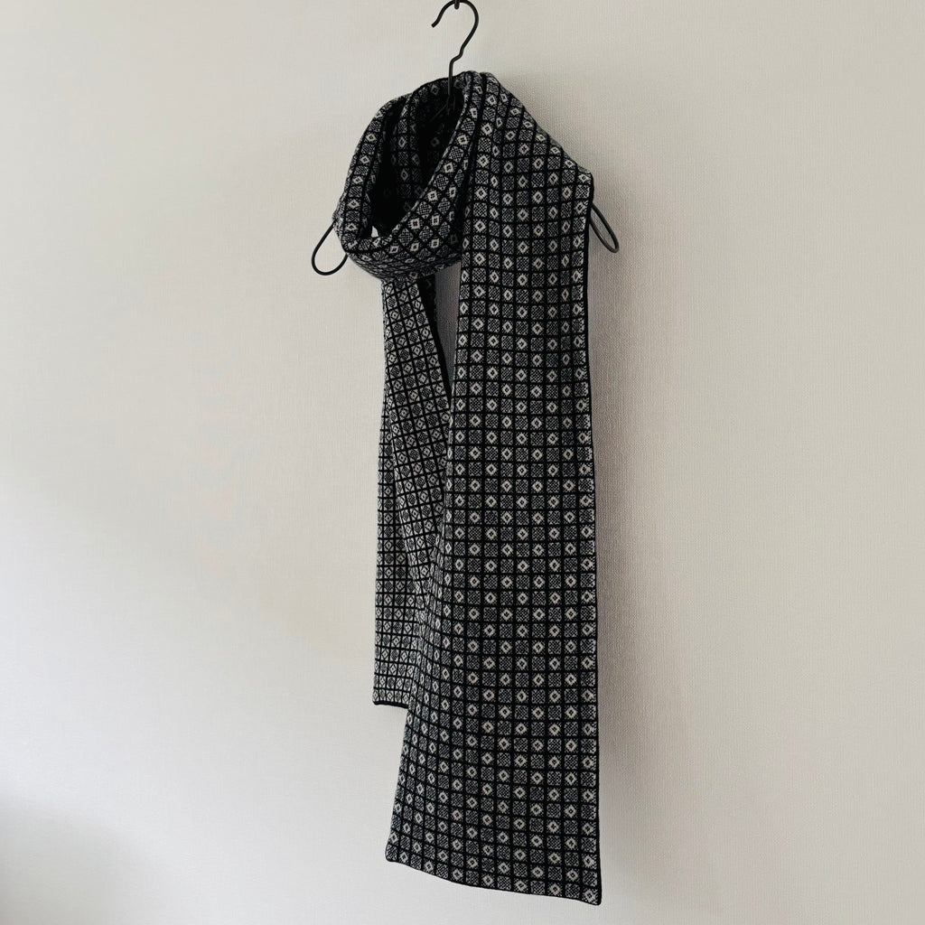 cleaveland<br> "Small town"<br> L/muffler Black mw