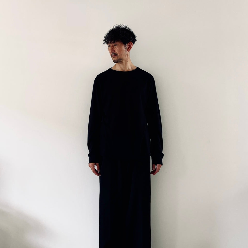 cleaveland <br>   ”Out of everywhere”  <br>   C/pullover long sleeve  Silk Knit Black