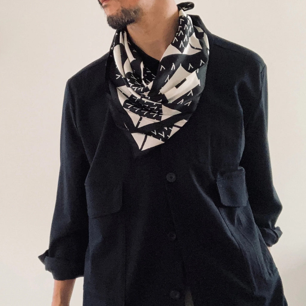cleaveland×BELLA MOLNAR <br>  “13 roses” scarf