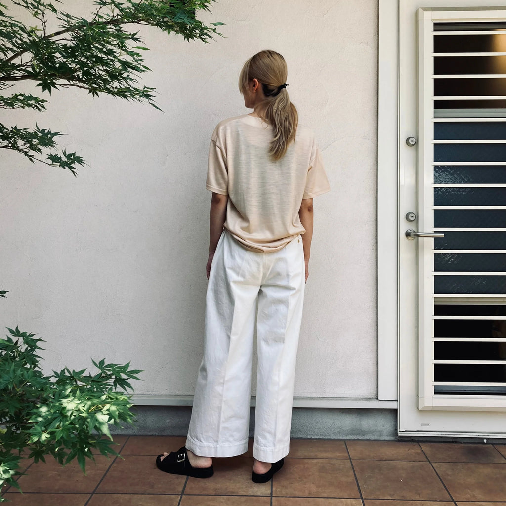 cleaveland    <br>  ”Out of everywhere”   <br> V/pullover Short sleeve  wool jersey Light beige