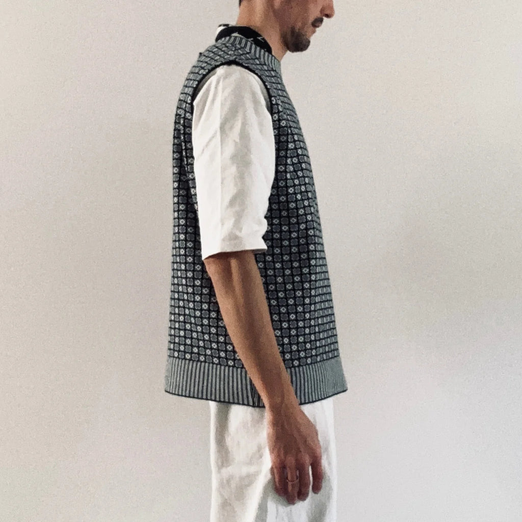 cleaveland <br>  “Small town” <br> Re/vest Black