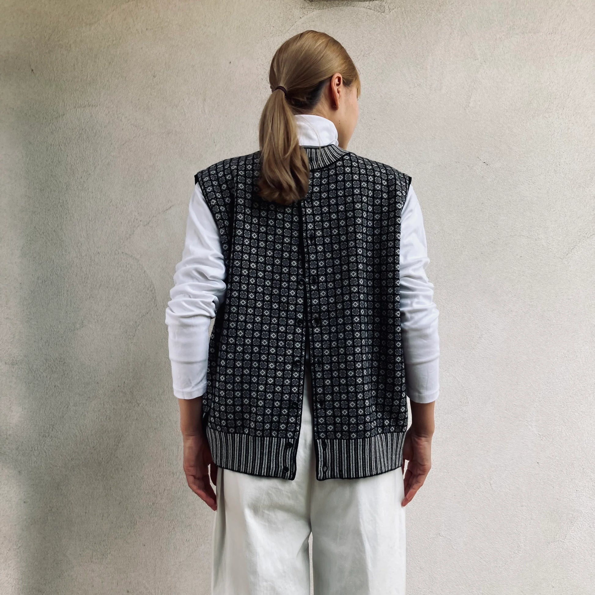 cleaveland <br> “Small town” <br> Re/vest Black mw