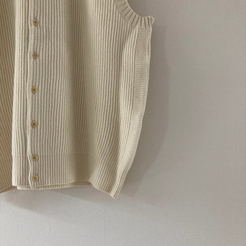cleaveland <br>  "The new world" <br> Re/vest Off white