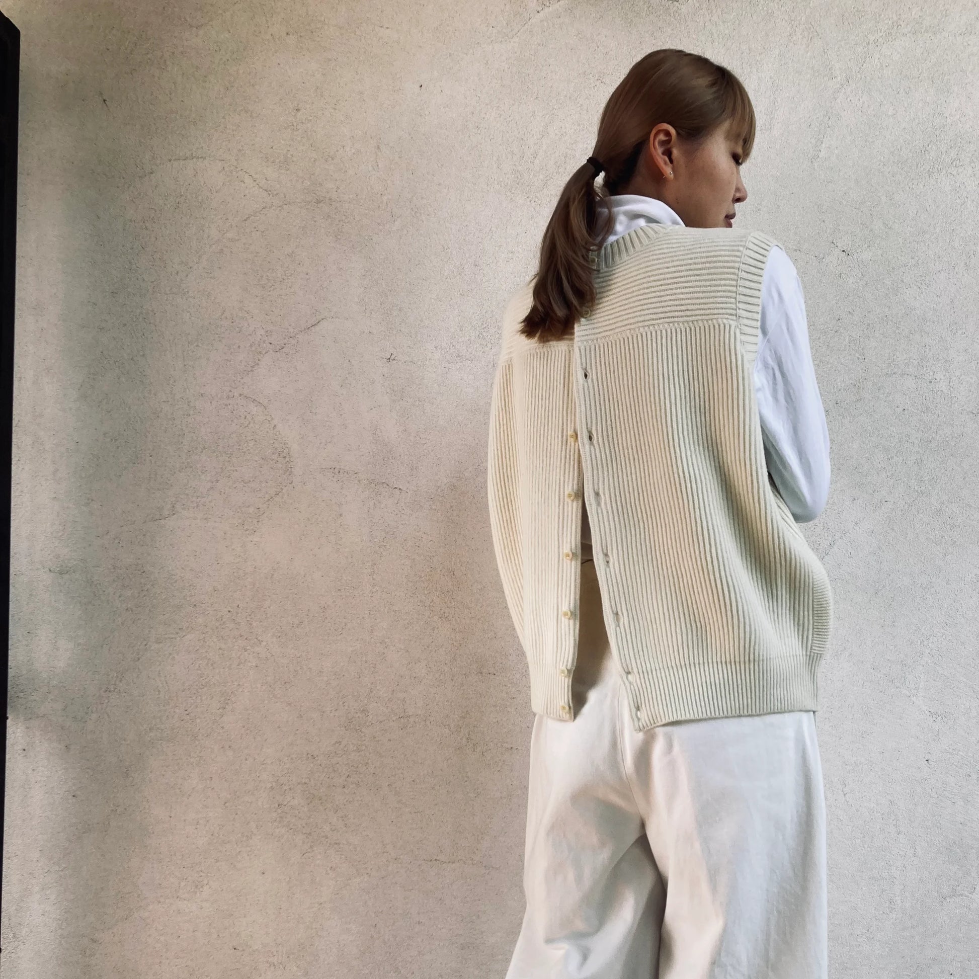 cleaveland <br>  "The new world" <br> Re/vest Off white