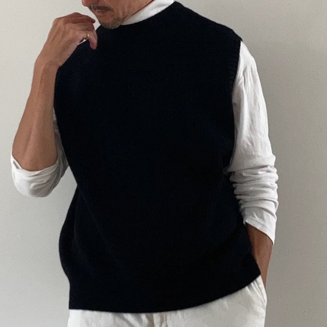 cleaveland <br> "The new world" <br> Re/vest Black