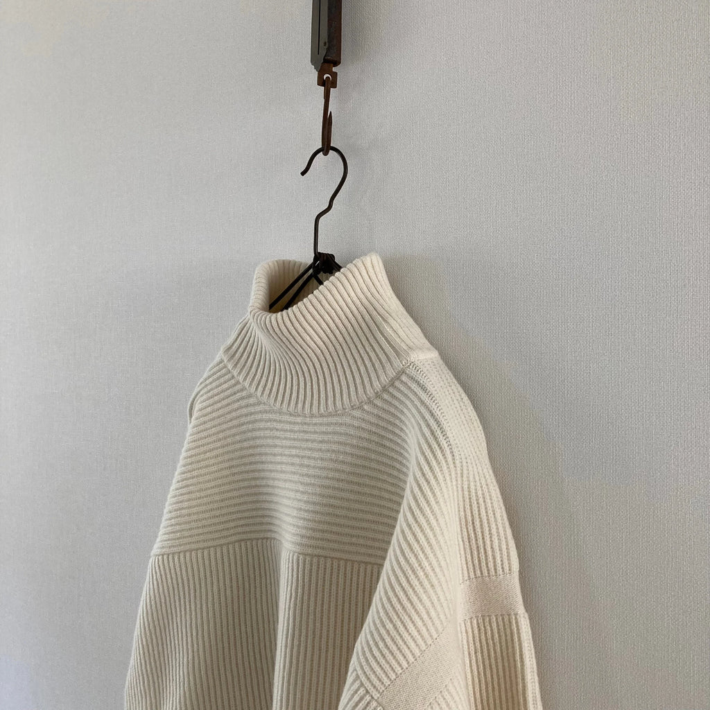 cleaveland <br> "The new world" <br> H/pullover long sleeve Off white