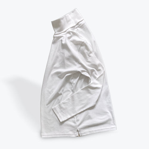 cleaveland <br>     ”Out of everywhere”   <br> L/pullover Long sleeve Off white