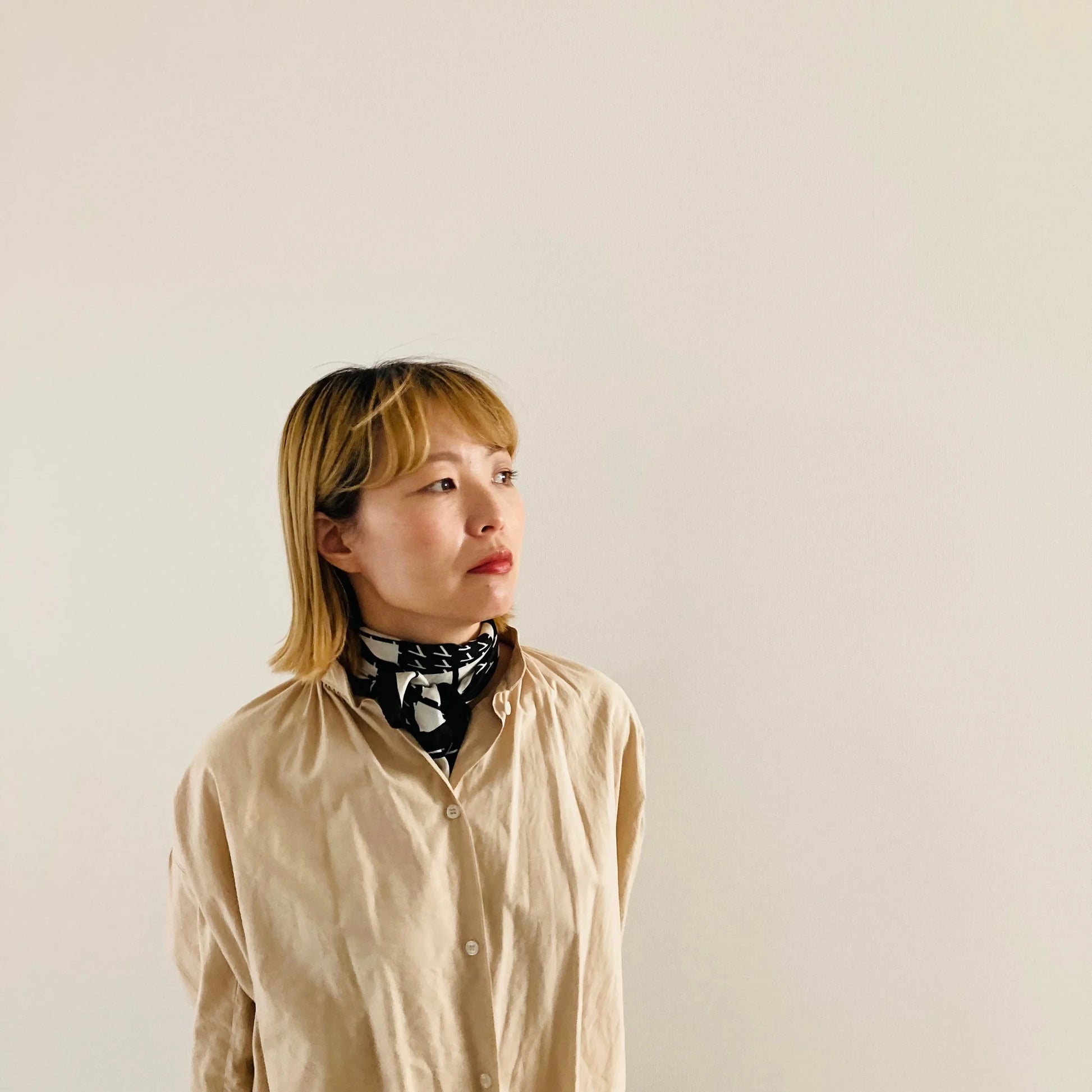 cleaveland×BELLA MOLNAR <br>  “13 roses” scarf