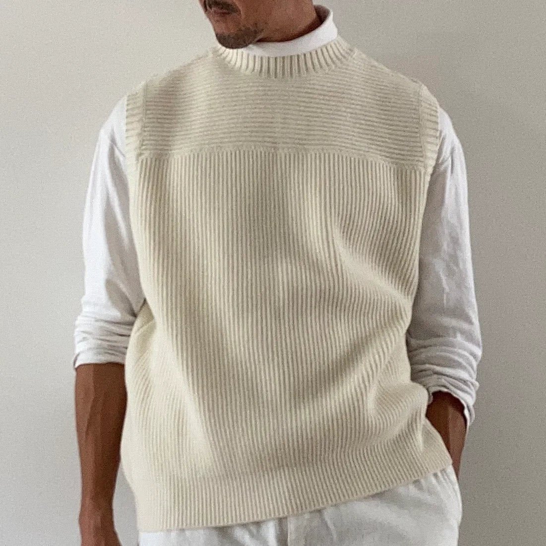 cleaveland <br>  "The new world" <br> Re/vest Off white