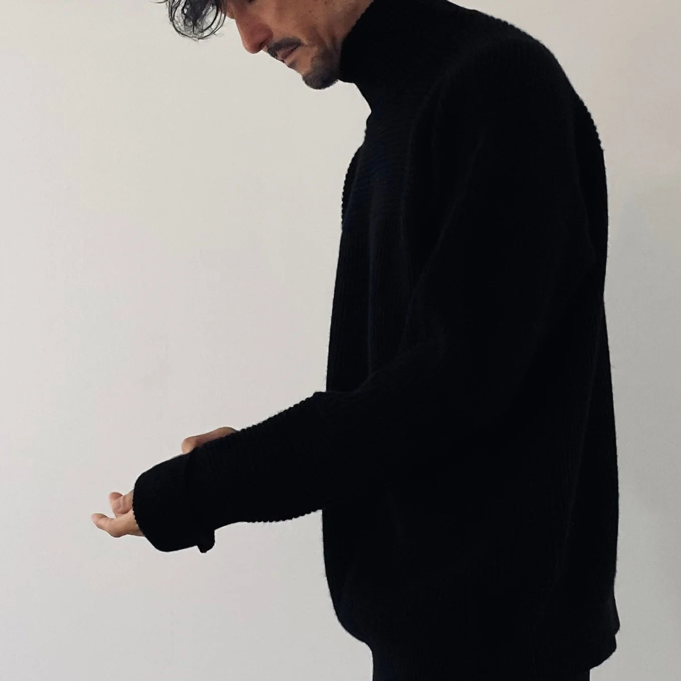 cleaveland <br> "The new world" <br> H/pullover long sleeve Black