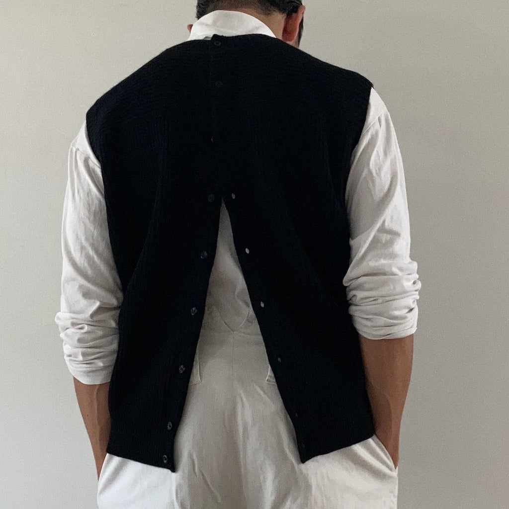 cleaveland <br> "The new world" <br> Re/vest Black