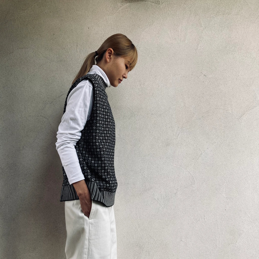 cleaveland <br> “Small town” <br> Re/vest Black mw