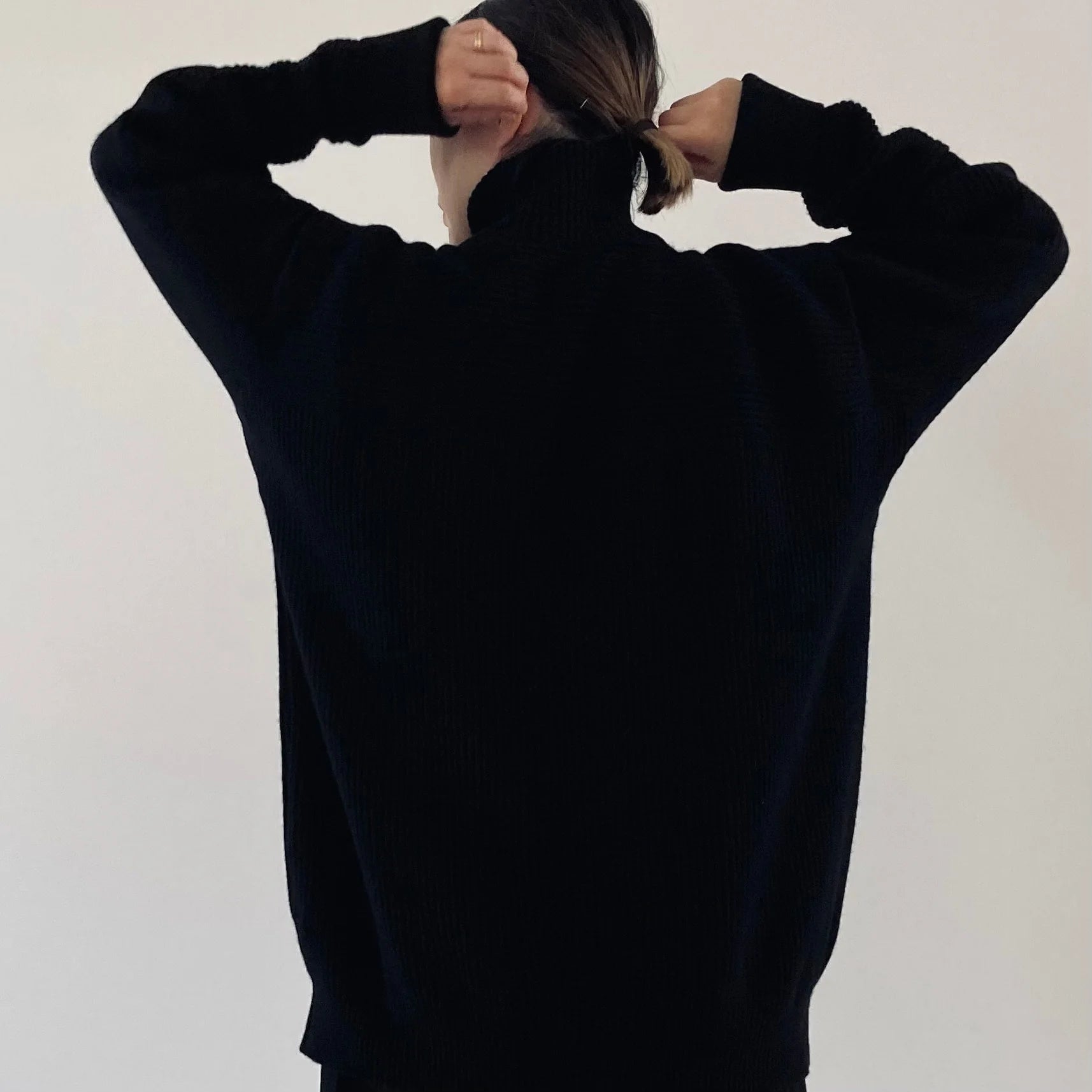 cleaveland <br> "The new world" <br> H/pullover long sleeve Black