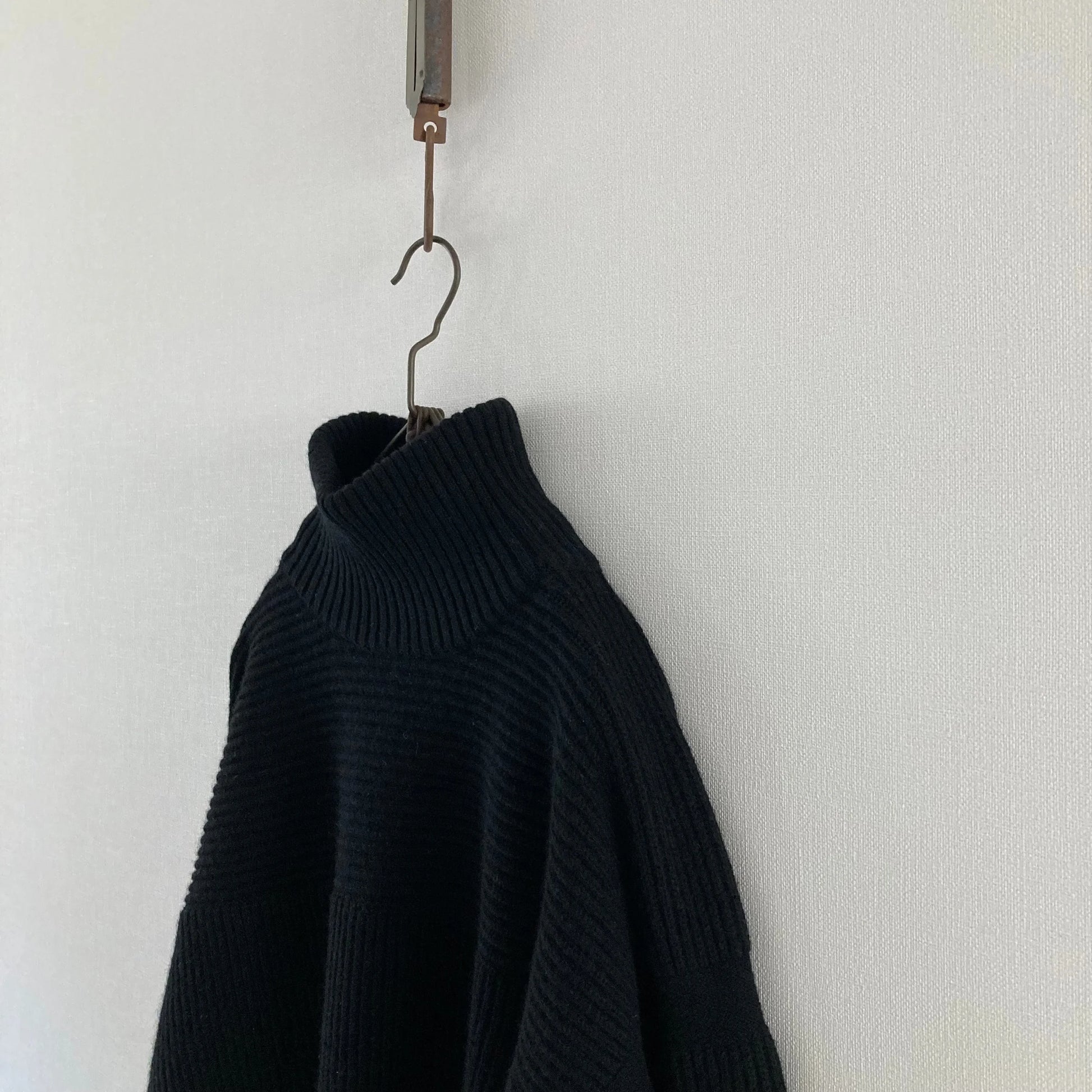 cleaveland <br> "The new world" <br> H/pullover long sleeve Black