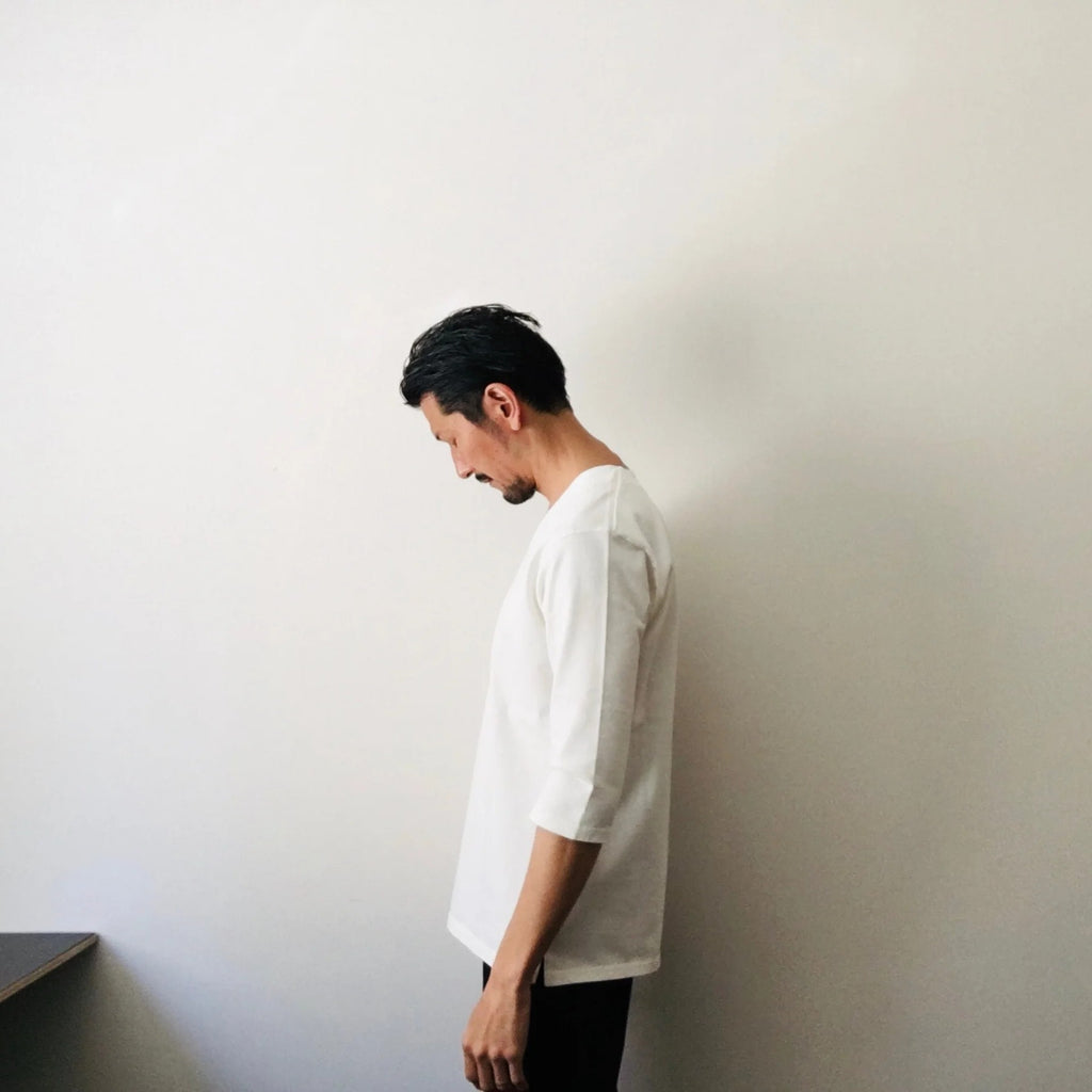 cleaveland   <br>   ”Out of everywhere”    <br> V/pullover 3/4sleeve Off white