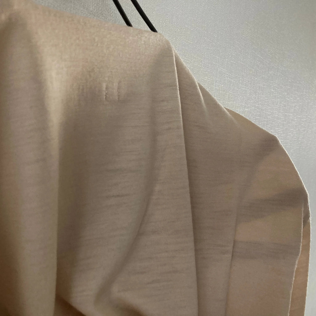 cleaveland   <br>   ”Out of everywhere”   <br> V/pullover Short sleeve  wool jersey Mocha beige