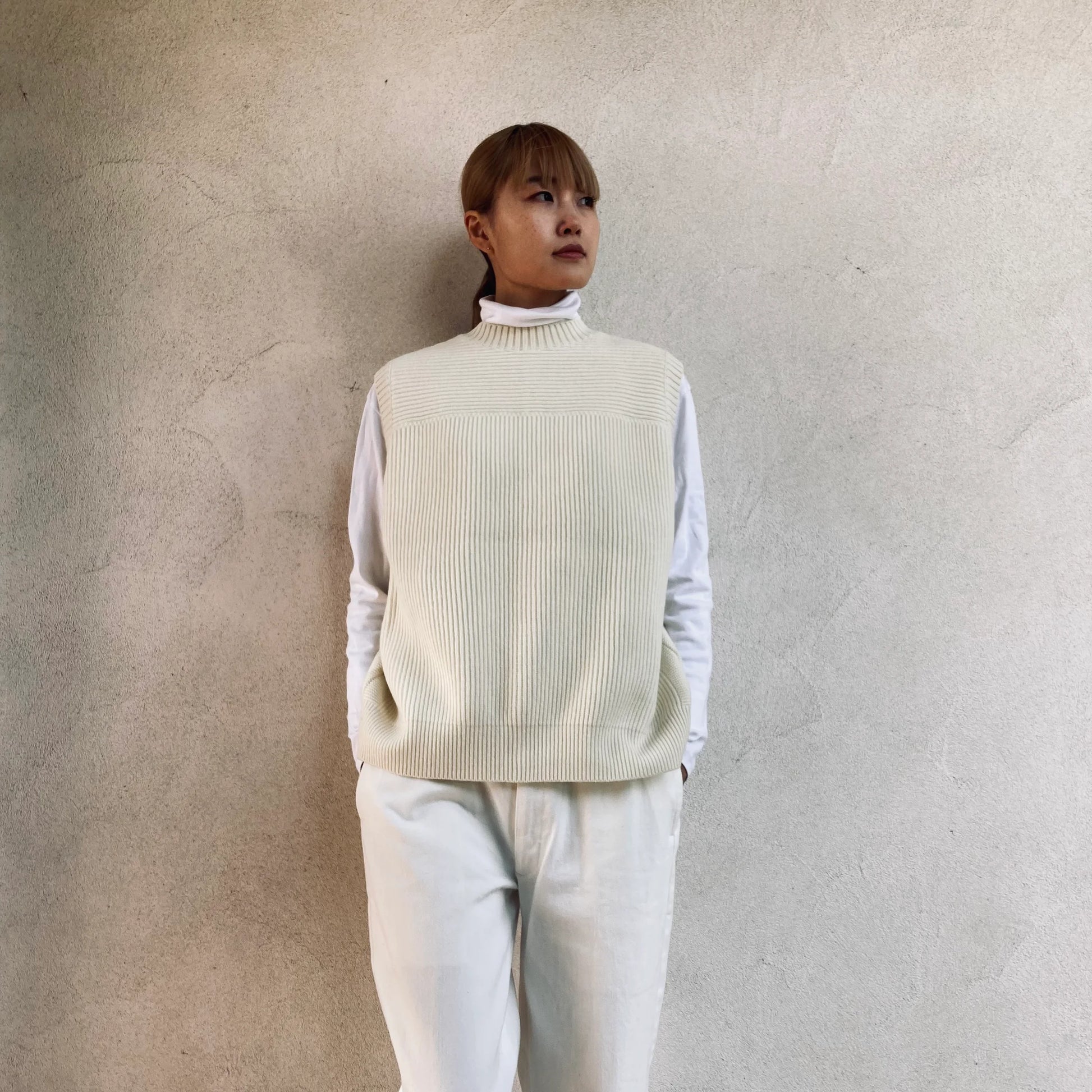 cleaveland <br>  "The new world" <br> Re/vest Off white