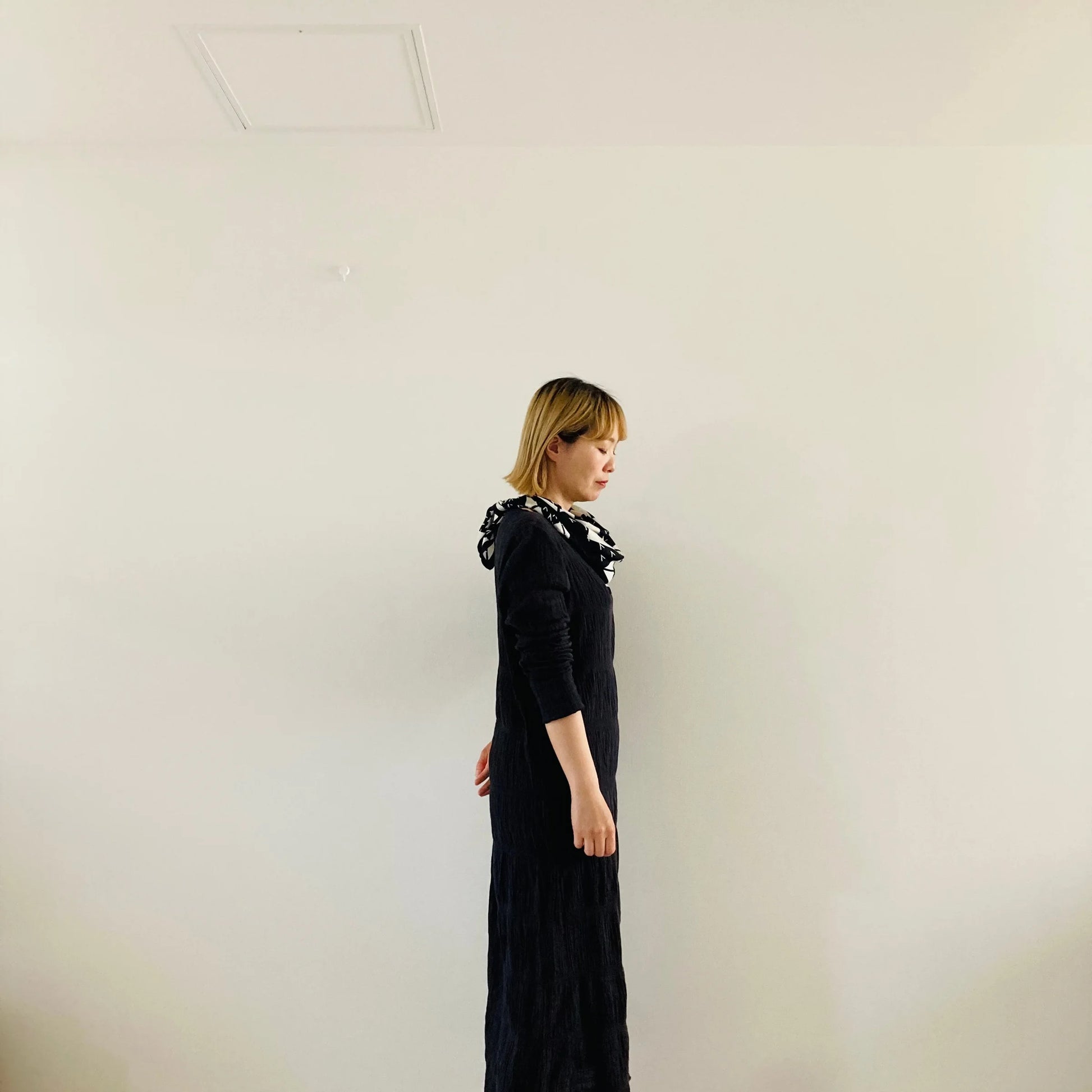 cleaveland×BELLA MOLNAR <br>  “13 roses” scarf