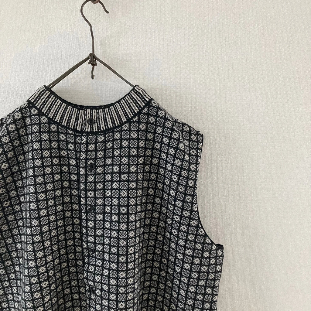 cleaveland <br> “Small town” <br> Re/vest Black mw