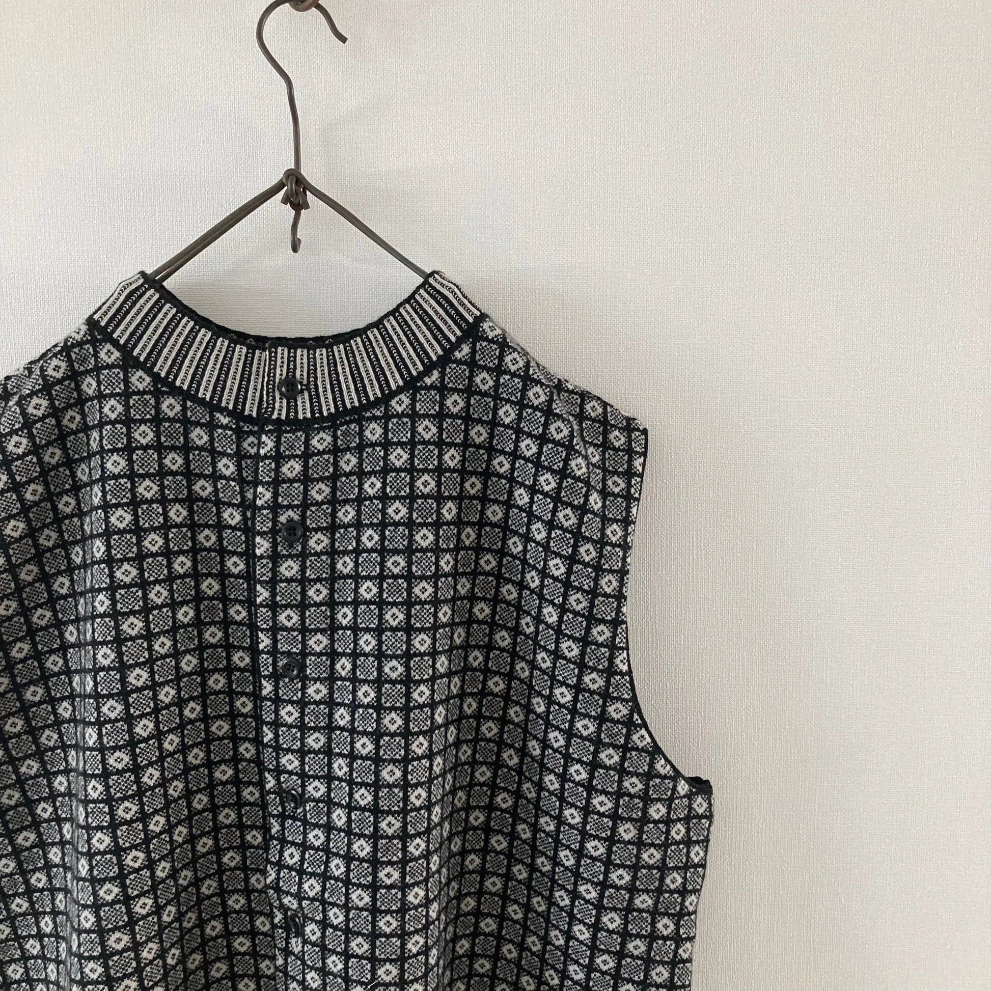 cleaveland <br> “Small town” <br> Re/vest Black mw