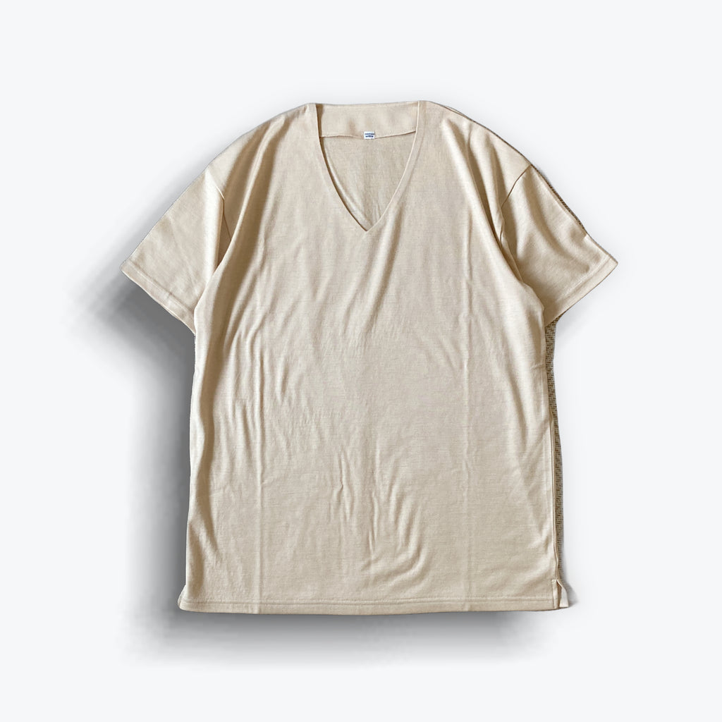 cleaveland   <br>   ”Out of everywhere”   <br> V/pullover Short sleeve  wool jersey Mocha beige