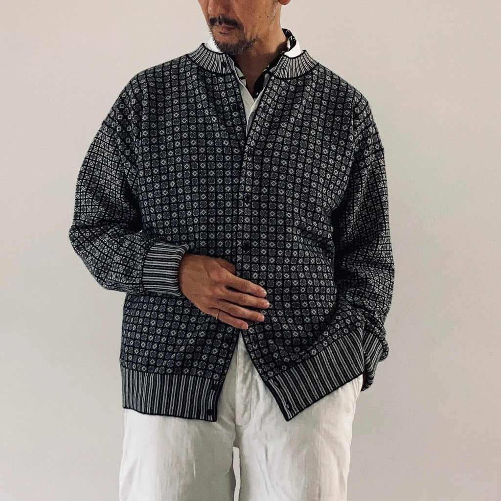 cleaveland <br> “Small town” <br> Re/cardigan Black mw