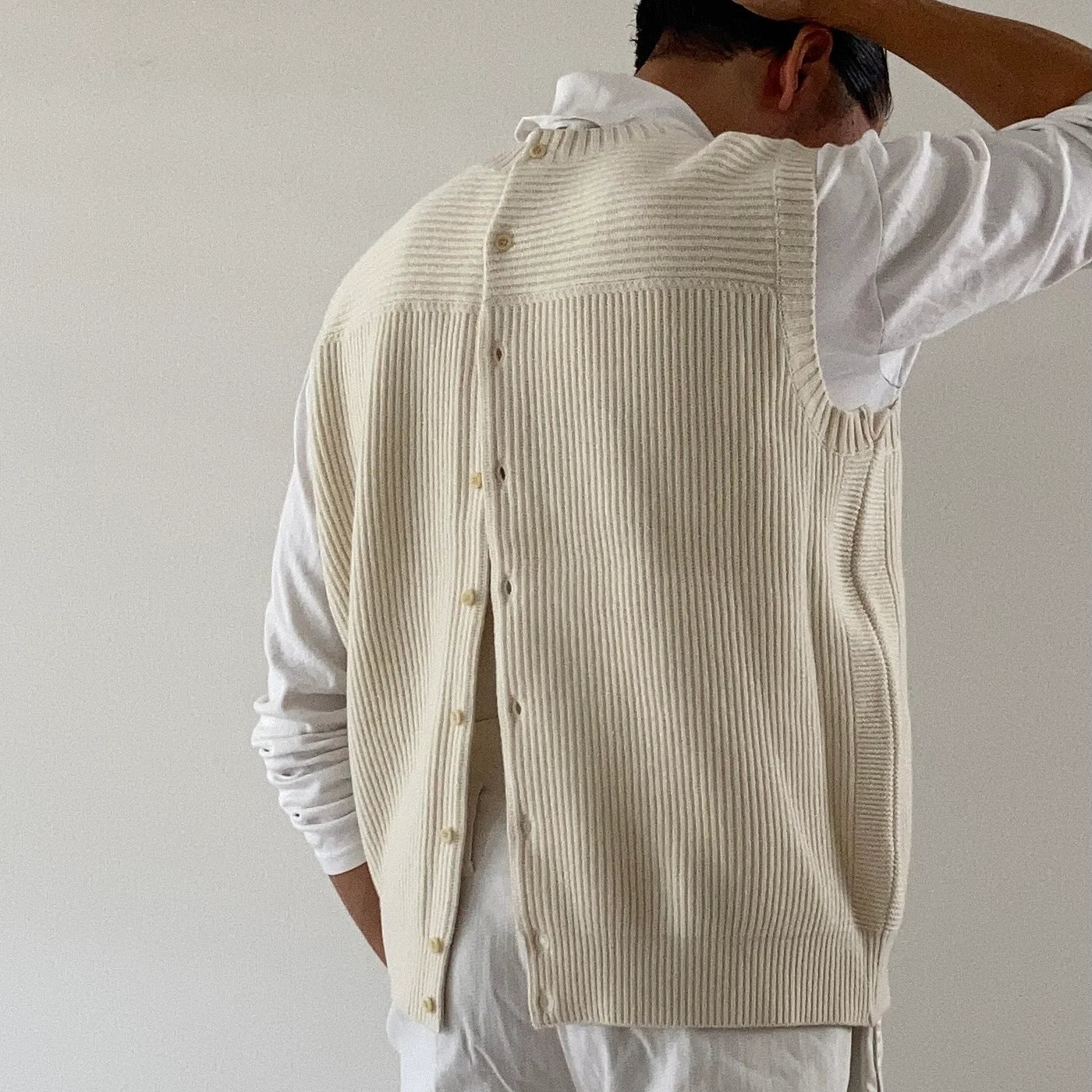 cleaveland <br>  "The new world" <br> Re/vest Off white